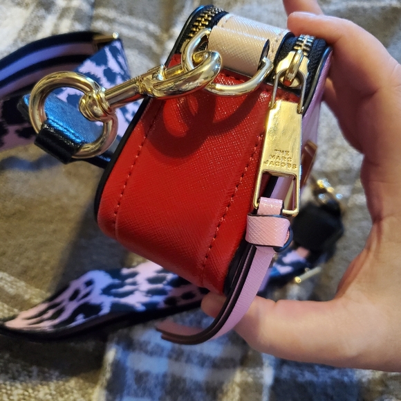 Marc Jacobs Marc Jacobs The Snapshot Crossbody Bag- BarbieCore Pink - Picture 15 of 16